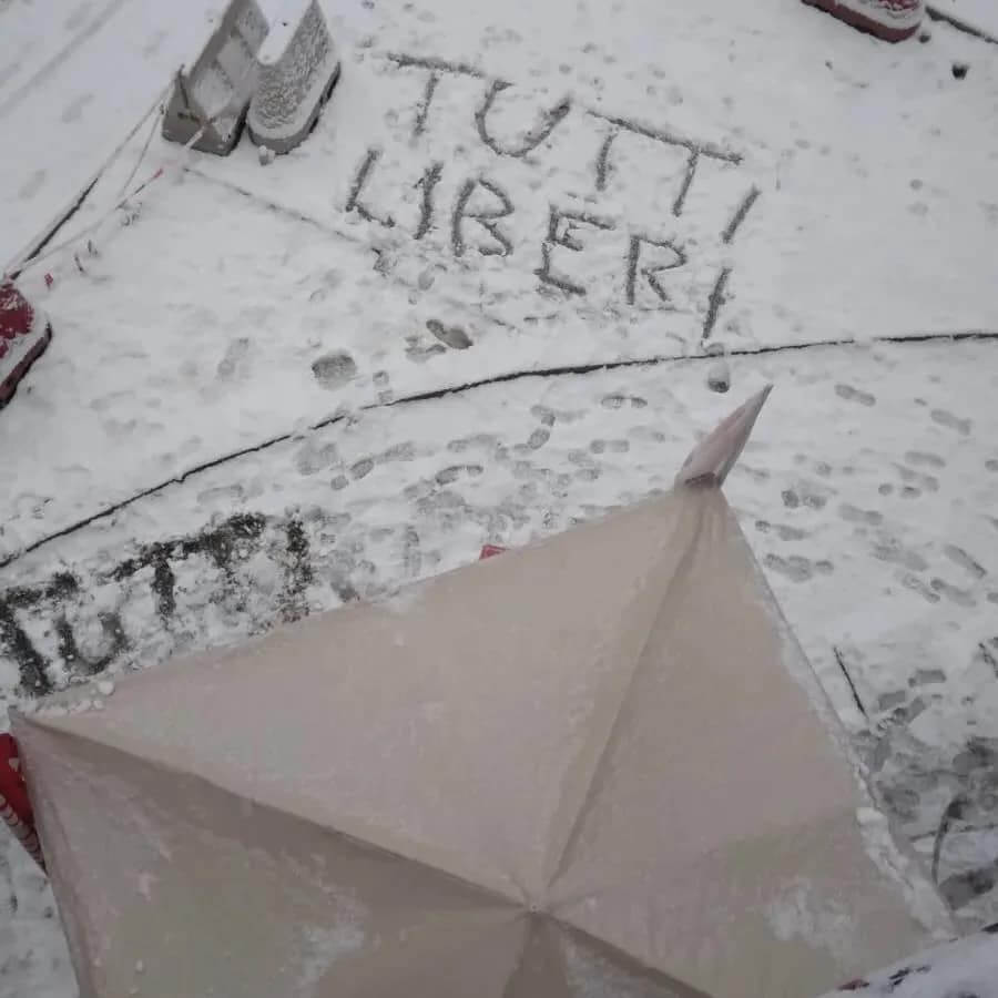 Spazio Popolare Neruda: “Ci attaccate perchè non vi piace la nostra felicità, non vi piacciono le cose belle”